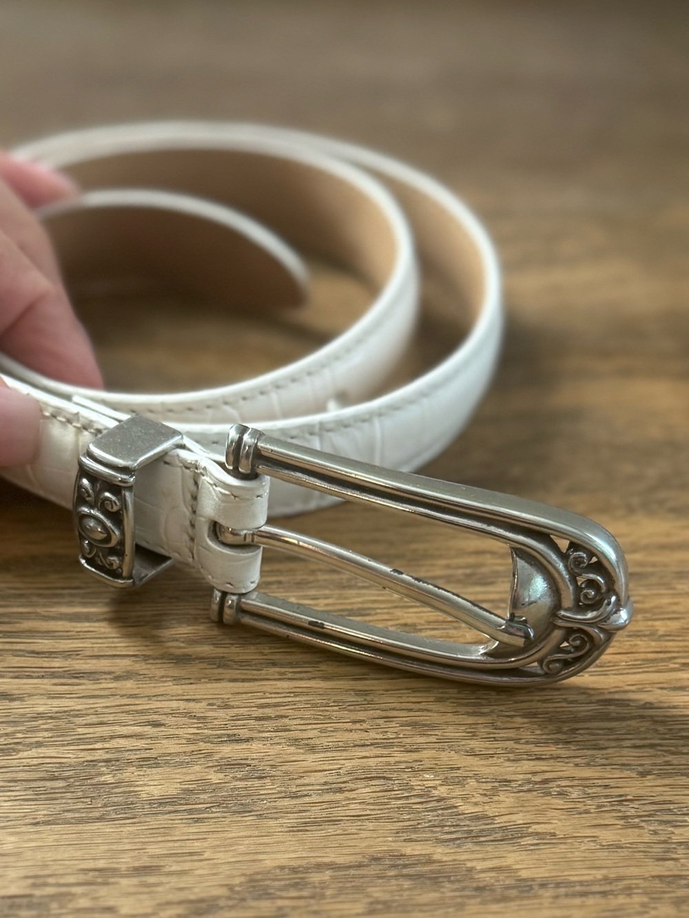 BRIGHTON NEW 28 S White Croc Embossed 3/4” Belt - Picture 3 of 13